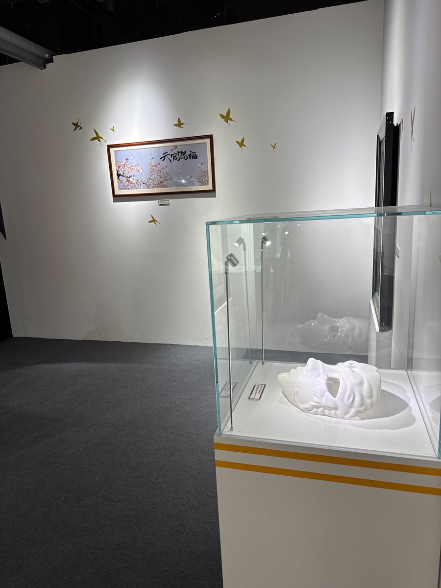 _warakite_'s tweet photo. 真夜中の展示 https://t.co/9646phKaRm