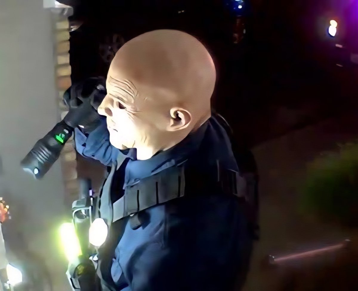 Kicksbuttson's tweet photo. Remember that time a dude disguised as a police officer assassinated the only Minnesota state Dem who voted against welfare for illegal immigrants and told the cops that Tim Walz told him to do it?...

That was wild, huh? https://t.co/q1Sykewyuy