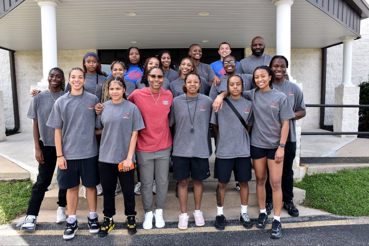 DelStateWBB's tweet photo. Thank you so much to Crossroad Christian Church in Dover for allowing us to come in and help out with their “Hoop There it is” Battle of the Ballers event! ! We had a great time and we are so grateful for the support from the church as well! 🩵❤️

#DareToBe https://t.co/fq0SYM3O21