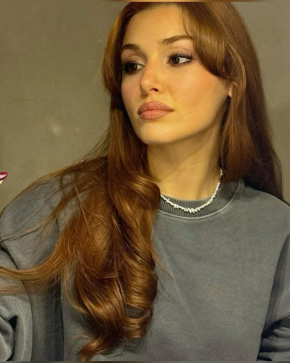 denzsknn's tweet photo. ㅤ
          𝗗𝗘𝗦 𝗠𝗢𝗠𝗘𝗡𝗧𝗦 
          𝗦𝗣𝗢𝗡𝗧𝗔𝗡𝗘́𝗦.
           ──── ຊ : ﹫denzsknn 

                               una selfie es
                               mi terapia ✨
                                      𓃉  𓃉  𓃉
               ㅤ https://t.co/h7PiueZYS1