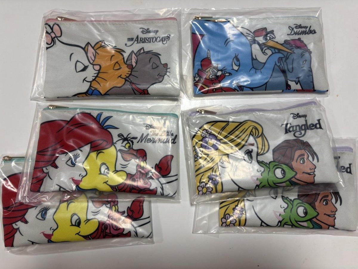 ON_gachayan's tweet photo. 【交換】ディズニーストア ストアランダム シークレットポーチ フラット ポーチ

譲：ラプンツェル、ダンボ
求：チップ&amp;デール・クラリス
　　
第二弾のポーチや他種シークレットも大歓迎です（特にチップ&amp;デール希望）。

郵送又は大阪手渡にて交換希望です。
検索からでもお気軽にお声掛けください https://t.co/EaFfDWkF7u