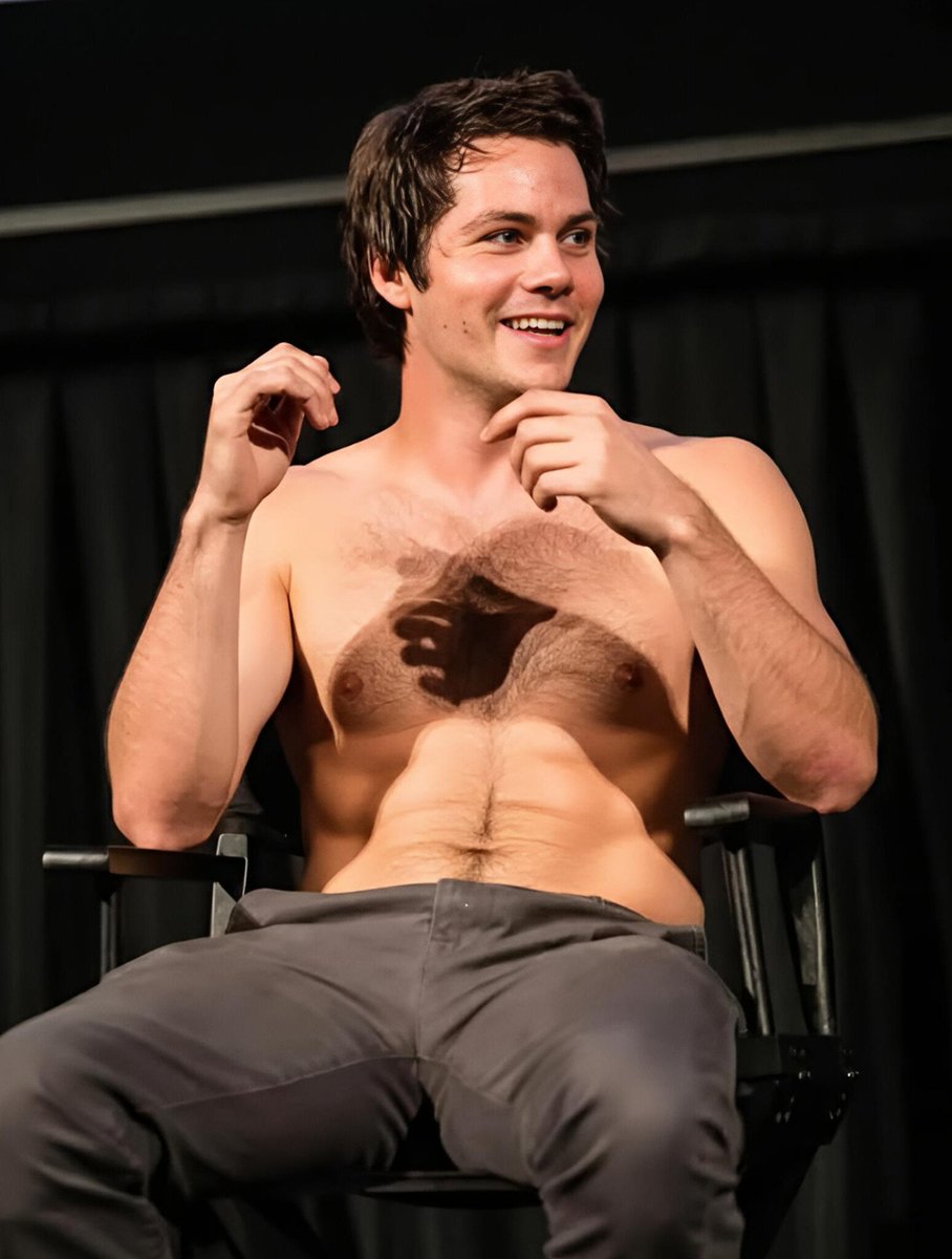 dorawhite47's tweet photo. This version of Dylan O’Brien should come with a disclaimer.
Stiles grew up and nobody sent a warning. .. https://t.co/74KXEdOKKU
