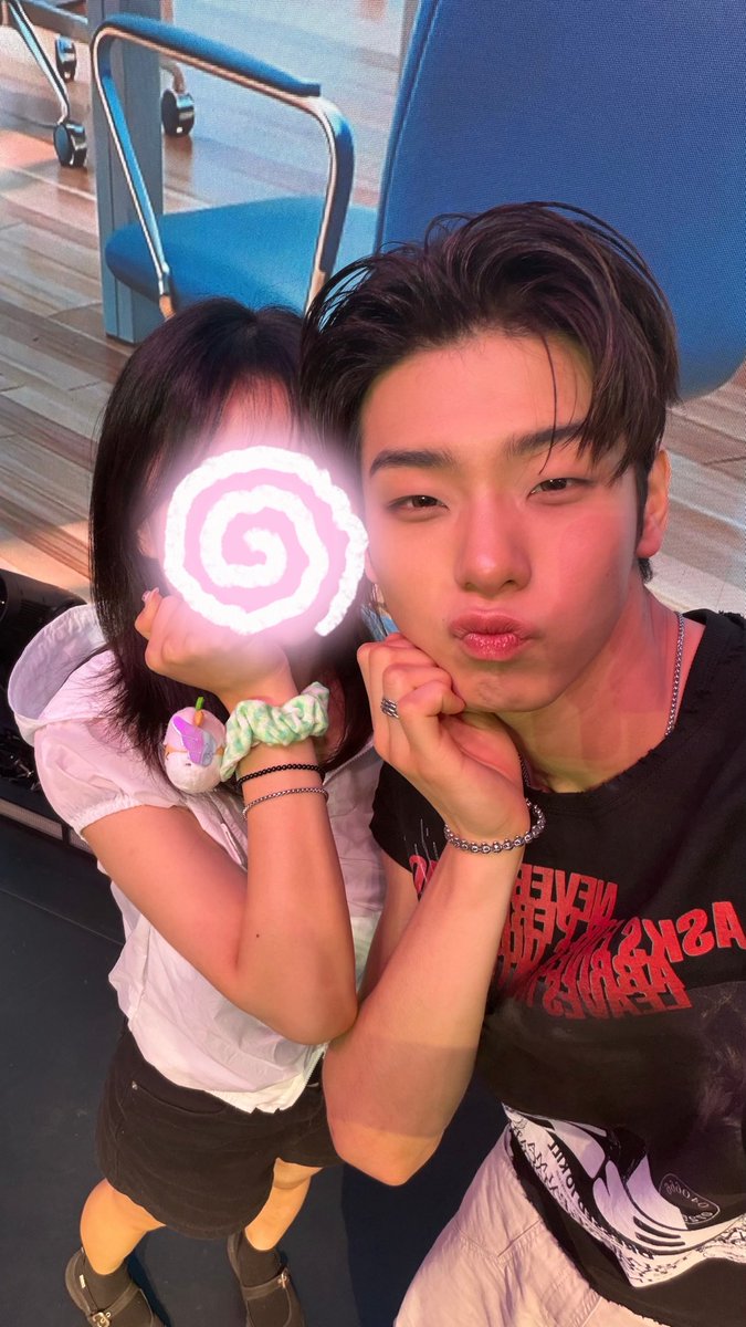 thinking0914's tweet photo. 도균아 Like Fire 잘부탁합니다🫡💕💕 https://t.co/pKr66eUMBg