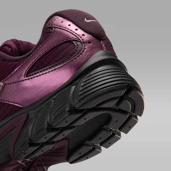 N1stLook's tweet photo. V5 RNR Ripstop (W)

Nike Official Images https://t.co/O10JLg7SFV