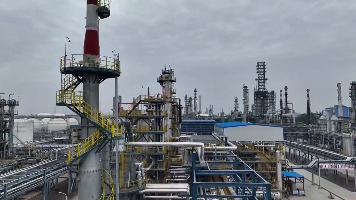 أرباح شركة PetroChina تقفز 22% بدعم من قفزة أسعار النفط جرس الإغلاق _Business 