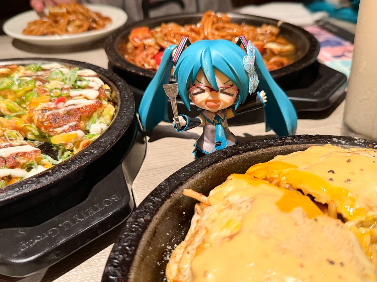 snpkn's tweet photo. ミクさんの誕生日をお祝いしました🎉

ぼてぢゅうコラボ最終日‼️
楽しく美味しい時間をありがとうございました〜😊

#初音ミク生誕祭2026 
#ぼてぢゅうフォト https://t.co/FahFT8sgYC