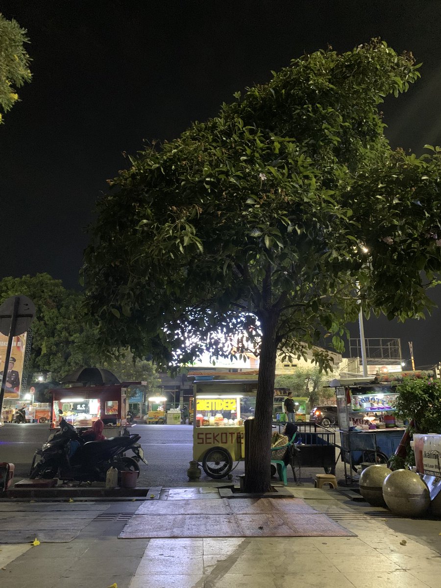 TravelerHot10's tweet photo. Sumpah Kupikir In Semacam Es Campur Trnyata Salah Besar😭 https://t.co/3xBEBEytLx