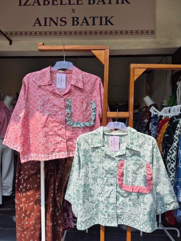 baleiit's tweet photo. KALAU KE SOLO WAJIB BANGET MAMPIR SINI, KOLEKSI BATIKNYA CANTIK-CANTIK BANGET PLISS https://t.co/TUUMYW9mqj