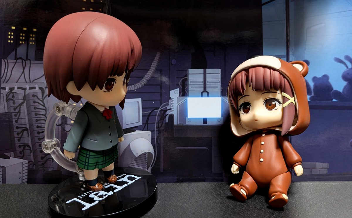 ghost_eden's tweet photo. 折角買ったので、撮影会📸
#serialexperimentslain https://t.co/9wWY69w647