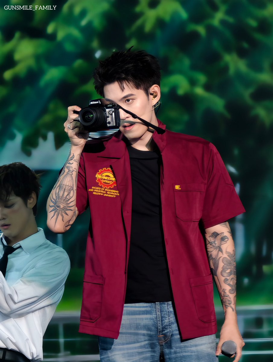 gunsmile_family's tweet photo. พี่เปรม 10 ปี ผ่านมาอ่อนโยนขึ้นไหมคะ 😍

#SOTUS10thYearConcertD2
#gunsmile #กันสมาย https://t.co/OLrBxvKblj