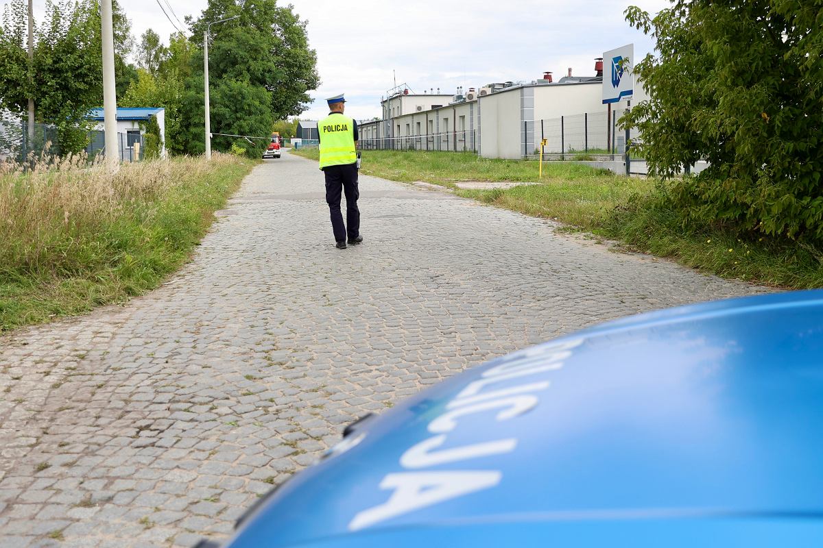 coolfonpl's tweet photo. W polskim zakładzie firmy WB Electronics produkującym drony doszło do sabotażu - podpalenia.

I teraz powiem wam co się stanie:
Podpalacz okaże się być z Ukrainy, zezna, że działał na zlecenie Rosji, dostanie 15 miesięcy + 1000 zł grzywny. 🤨 https://t.co/cvpIJr9a0q