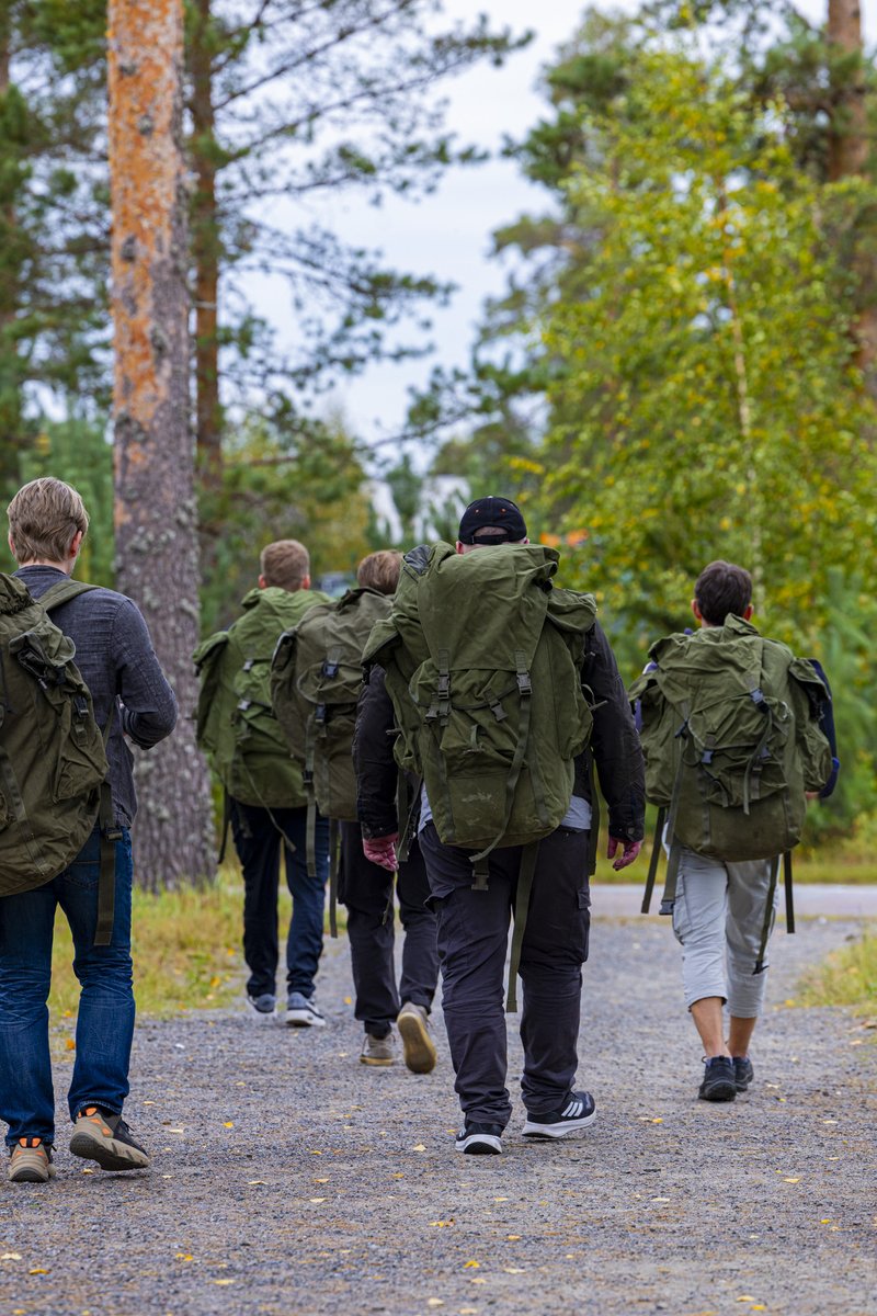 Maavoimat's tweet photo. Paikallispuolustusharjoitukset ovat käynnissä ympäri Suomen. Harjoituskokonaisuuteen osallistuu yhteensä noin 3600 reserviläistä, varusmiestä ja useita muita viranomaisia sekä elinkeinoelämän organisaatioita yhdeksässä eri maakunnassa. 

#maavoimat #paikallispuolustus https://t.co/VPFn4zJUJ3