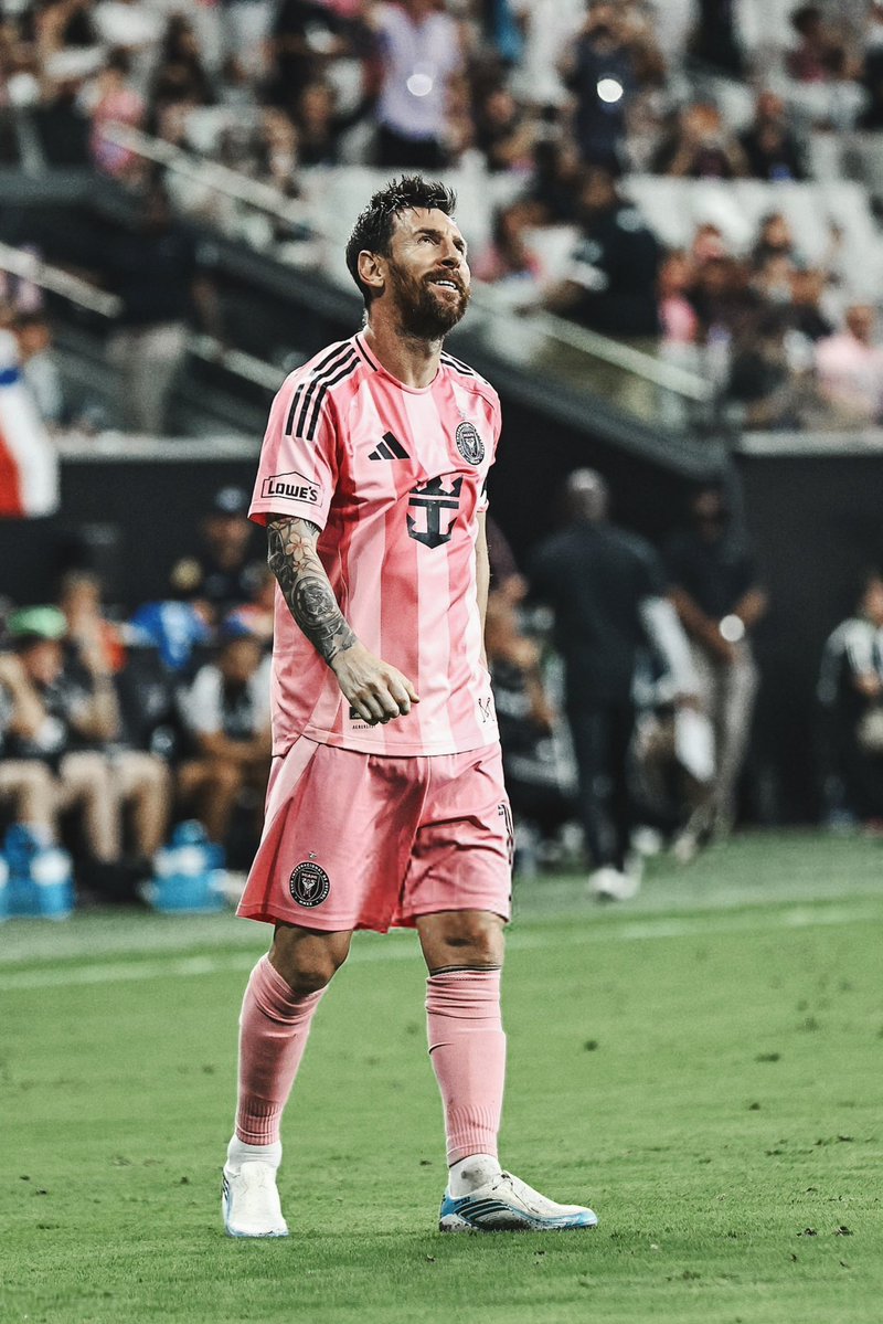 AlbicelesteTalk's tweet photo. 🚨 BREAKING: Opta have officially awarded Messi’s free-kick against Montreal to him after it was originally counted as an own goal.

Messi scored FOUR goals in that game and is now just 4 free-kick goals away from the all-time record. 🐐 https://t.co/M428nEuSxY