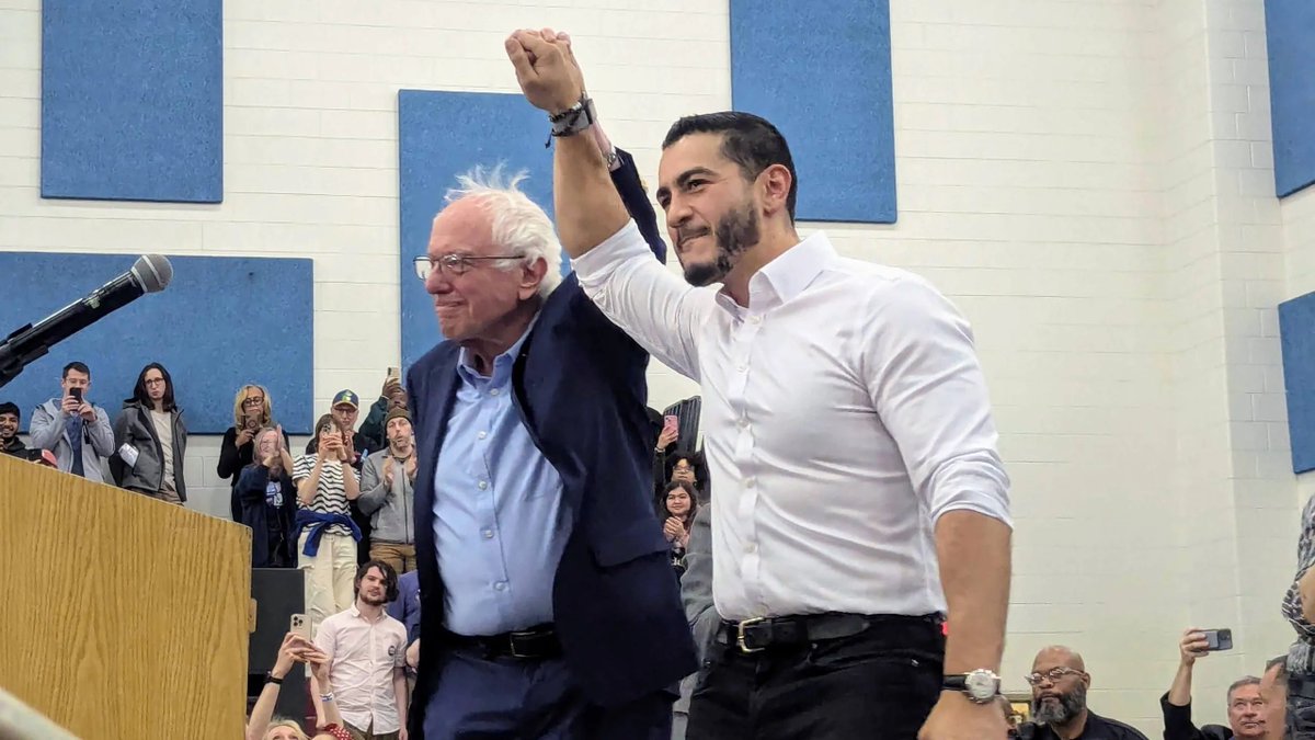 politics_watch1's tweet photo. Politico: Bernie Sanders says a 'small number' of Democratic Party leaders and donors might be rooting against Abdul El-Sayed in the Michigan Senate race. 

“I think there are a few who would say, ‘You know what? It’s not worth it,’” Sanders said in an interview when asked if there are Democrats who want to see El-Sayed lose.

“You’re talking about a small number of people who are at the head of the Democratic Party. You're talking about the donor class,” Sanders added. “Are they less than enthusiastic about Abdul? Yes, they are.”