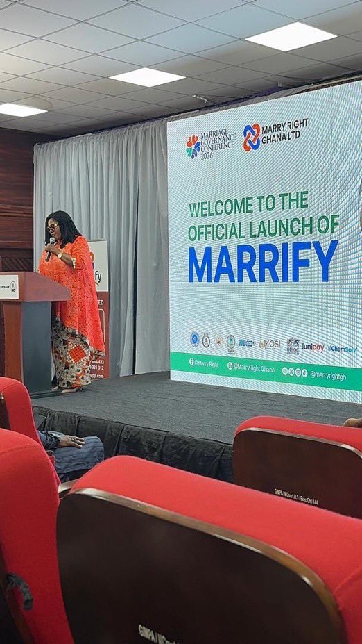 Dek360Ghana's tweet photo. Marrify is here! A new app &amp; website to check marriages &amp; divorces in Ghana since 1886 - venue, officiant, year. Bringing tech closer to family law with quick, simple answers.

Lawyer &amp; lecturer Nicholas Lenin Anane Agyei gives a brief lecture.

#dek360ghana #fyp https://t.co/VKRLJisKSG