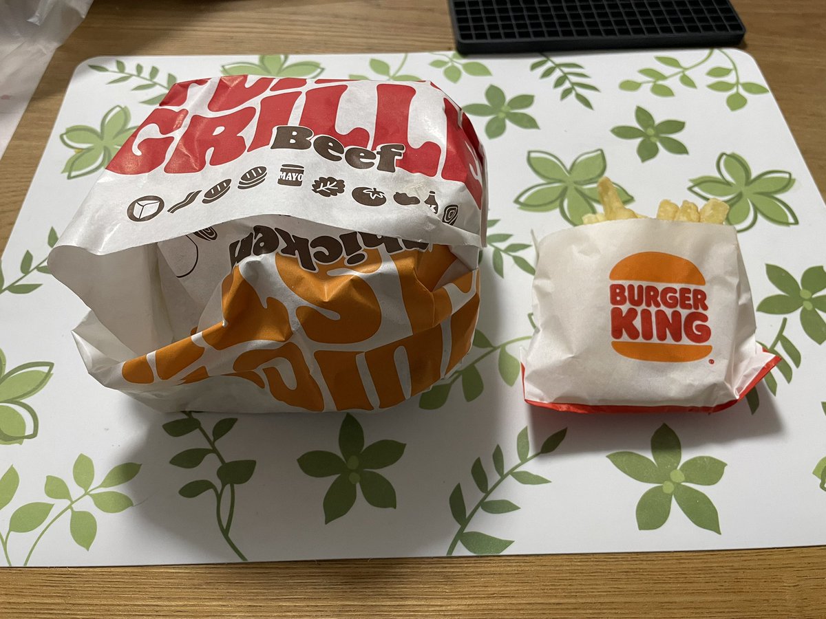 jp_takara's tweet photo. 食べ放題は目標の時間内に2つ食べて新品１つ持って帰るを達成。お腹はまだ行けたけど、食べる速さでもう一つは無理だなー。 https://t.co/Gg0DcO6KPH