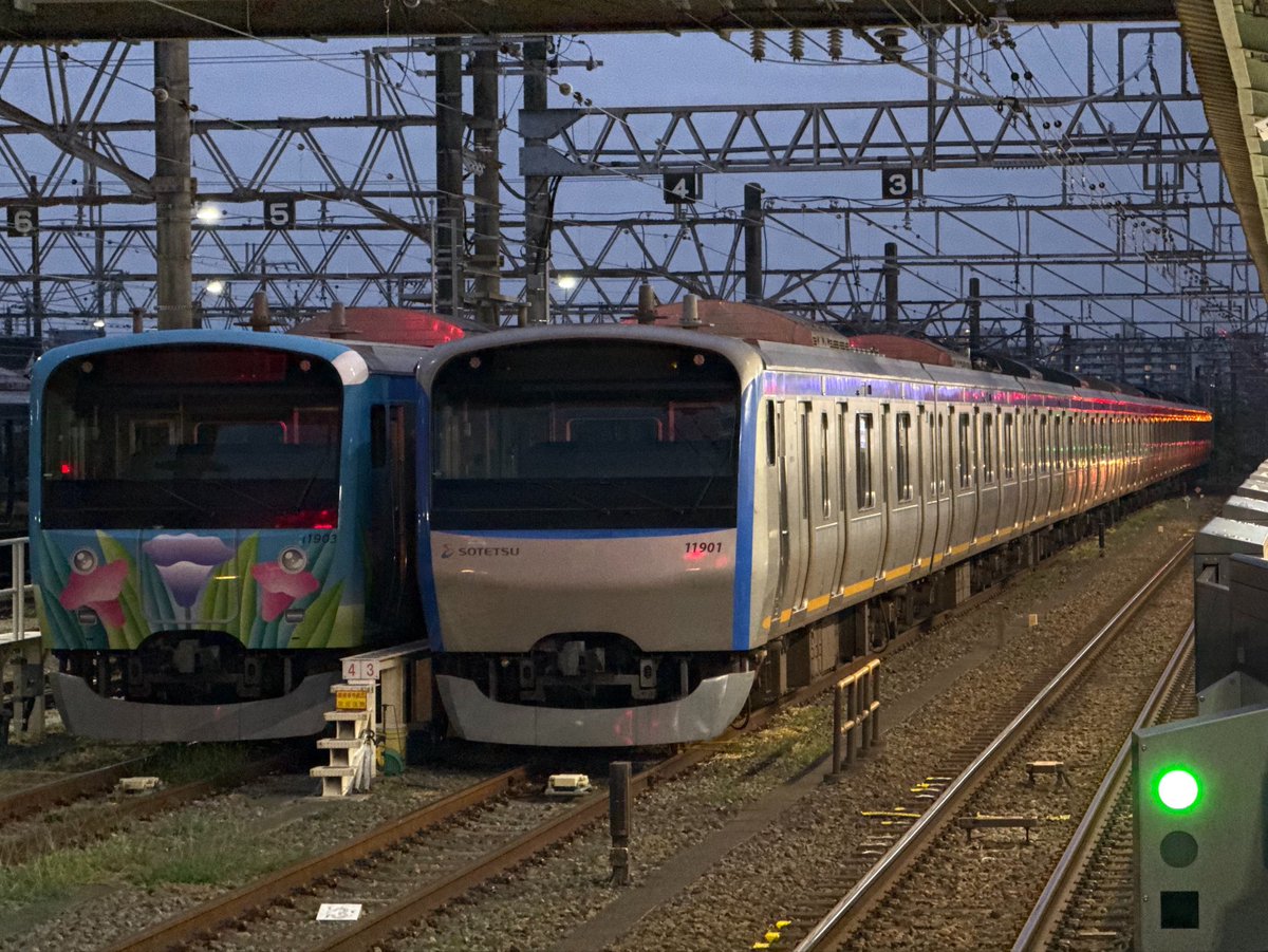SounyanTrain's tweet photo. 〜相模大塚入庫〜
※1枚目のみカメラ、2.3枚目はスマホです。 https://t.co/PkqGfckGJu