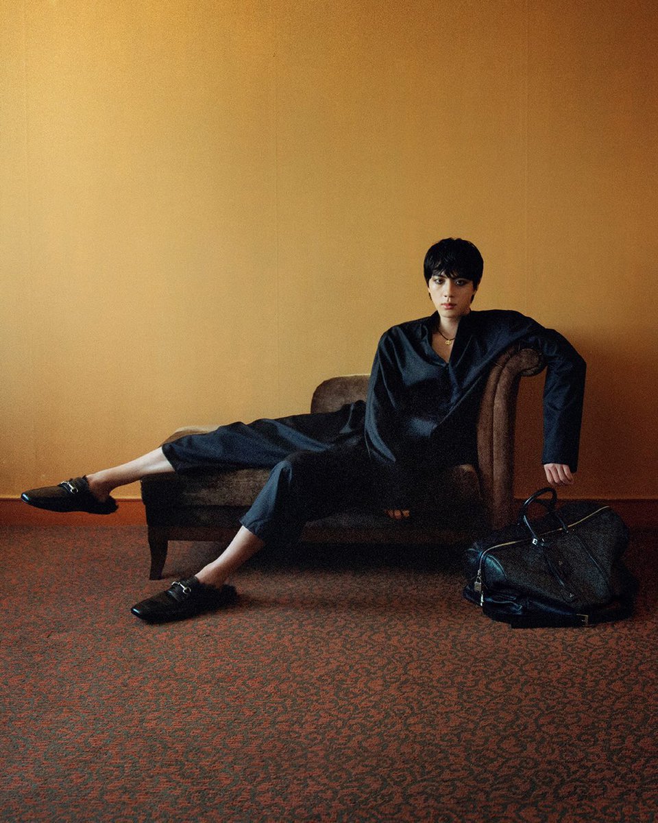 btschartsxdaily's tweet photo. [INFO] #JIN x Vogue Korea IG! 💜

“Rather than looking around at this and that, once I’ve made up my mind, I try to focus solely on that and let those feelings grow.”

Today’s Jin captured in the composition of a Renaissance portrait. We present Gucci’s ‘Primavera’ collection, which explores love and connection, along with Jin’s interview. Discover his moments of friendship and connection with Gucci, his affection for ARMY, and stories from his comfortable everyday life now on the Vogue website and via the link in our Story”

https://t.co/ZCVF6wHojG
JIN FOR GUCCI PRIMAVERA
#JinxGucci #GucciPrimavera
#Jin #Gucci @gucci