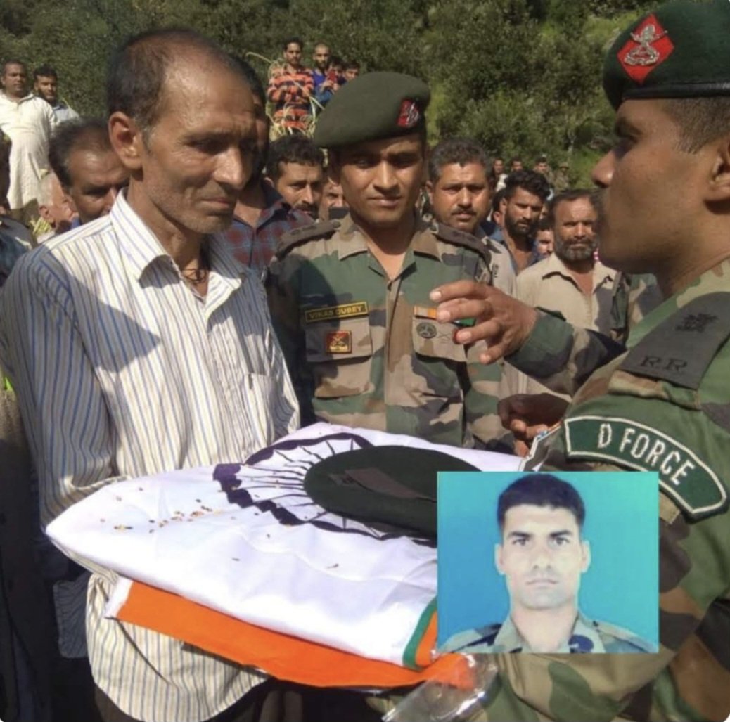 megirish2001's tweet photo. #BalidanDiwas #KnowOurHeroes 
Handsome and fit son of Smt Babli Devi and Shri Somnath from Kishtwar, J&K, young Shive Kumar had passion for body building and serving nation in uniform.

He succeeded doing both as a soldier of 15 JAK Rifles and 31 Rashtriya Rifles. But on this day in 2018, when he fought terrorists in Bandipora area till his last breath, his father received the Tricolour instead of his dear son 🙏🇮🇳

Rifleman Shive Kumar SC (P) left behind his old parents, beloved wife Pape Devi and 3 young children 

Please keep the family in your prayers on his Balidan Diwas today 🙏 

Never forget #FreedomIsNotFree 🇮🇳