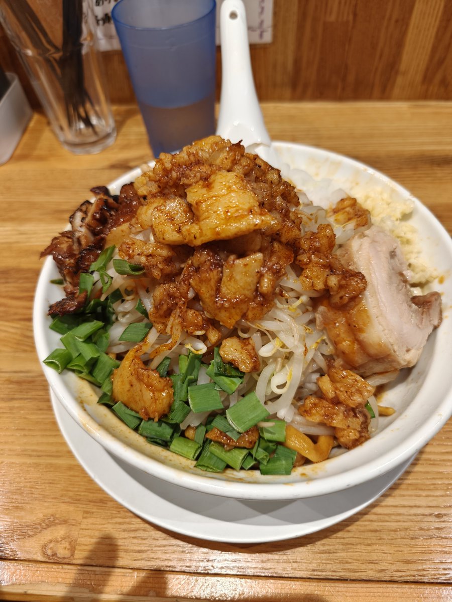 kopolowww's tweet photo. 蓮見入門編みたいな麺出してくるじゃーん https://t.co/0sOiKqUDY8