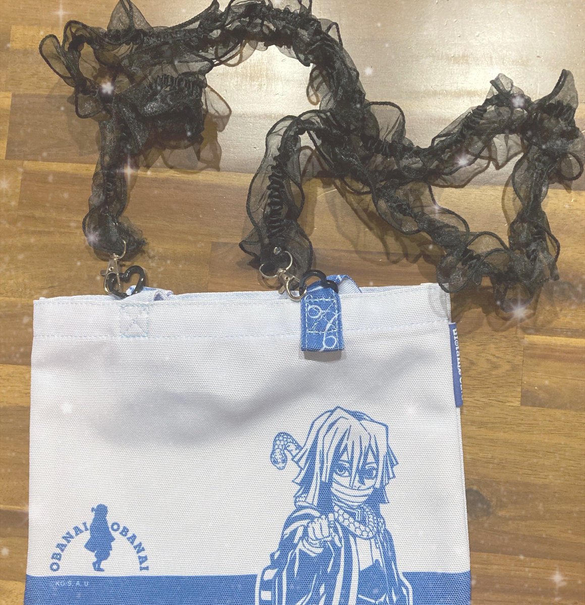 0banya_mii_196's tweet photo. まきちゃ🎀からプレゼントしてもらった
トートバッグをXでお見かけしたショルダーバックに作り変えた(ᐢ⸝⸝ฮ̴⩊ ฮ̴⸝⸝ᐢ )ᥫᩣ  ̖́-

材料全部Seriaでかわちいのできた🫶🏻

ꕤ︎︎@mus2ichi ꕤ︎︎ https://t.co/PMGuRuugKR