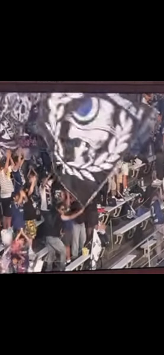 kouk_2155's tweet photo. 本当にこの手書き旗がよすぎる。
ユキマルさんに感謝🙏
#ultras
#material https://t.co/jJb67fVuT6