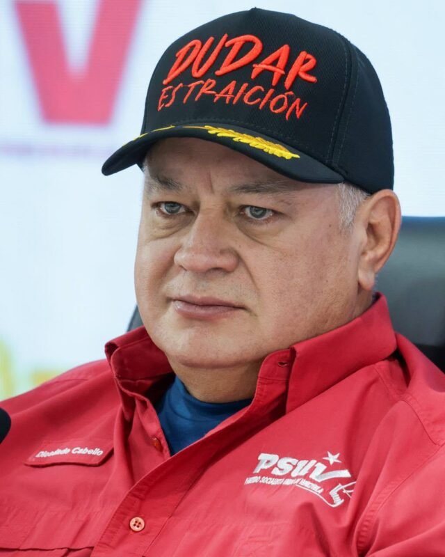 nelsonpvzla2's tweet photo. Para que exista un proceso creíble de transición hacia la democracia en Venezuela, un paso fundamental es que Diosdado Cabello sea presentado ante la justicia y pague con cárcel los crímenes y delitos que haya cometido. https://t.co/CM6qlg9Bja