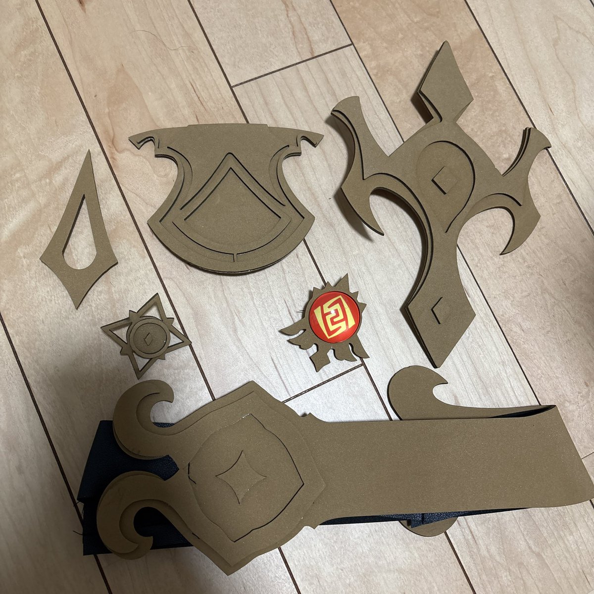 Oz00_3's tweet photo. アルベドの衣装頼んだやつ届いたんだけどなにこれゴミ❓❓❓❓❓
これで2万したんだけどエグい https://t.co/yhaDxVXteo