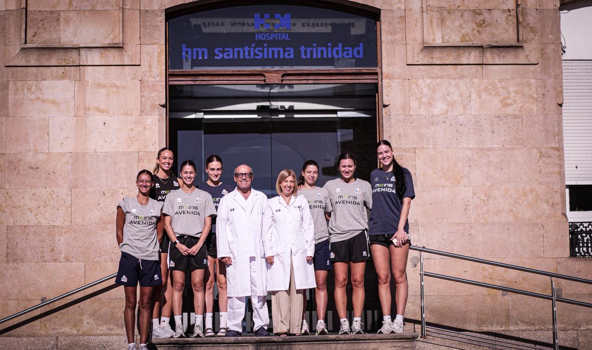 HMStaTrinidad's tweet photo. El CB Avenida ya prepara la temporada. 💙🏀

En Hospital HM Santísima Trinidad hemos realizado los reconocimientos médicos del Meins Avenida y el USAL Meins Avenida.

Como proveedor médico oficial hasta 2029, cuidamos su salud para volver a la cancha.

#HMHospitales #CBAvenida https://t.co/JxW4Crhkrc