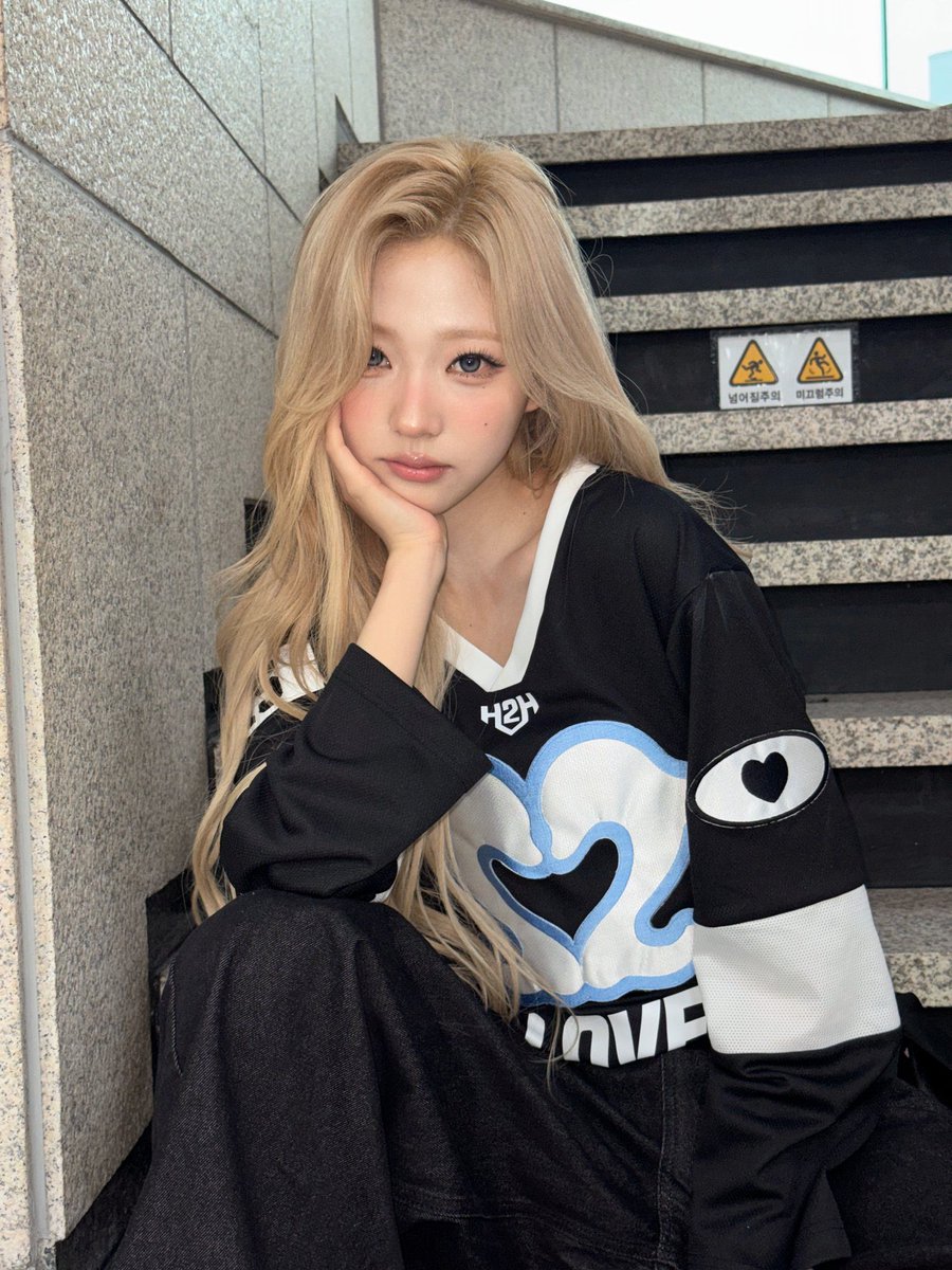 stellaspic's tweet photo. weverse update ♡ #stella https://t.co/y2XzXwtvl8