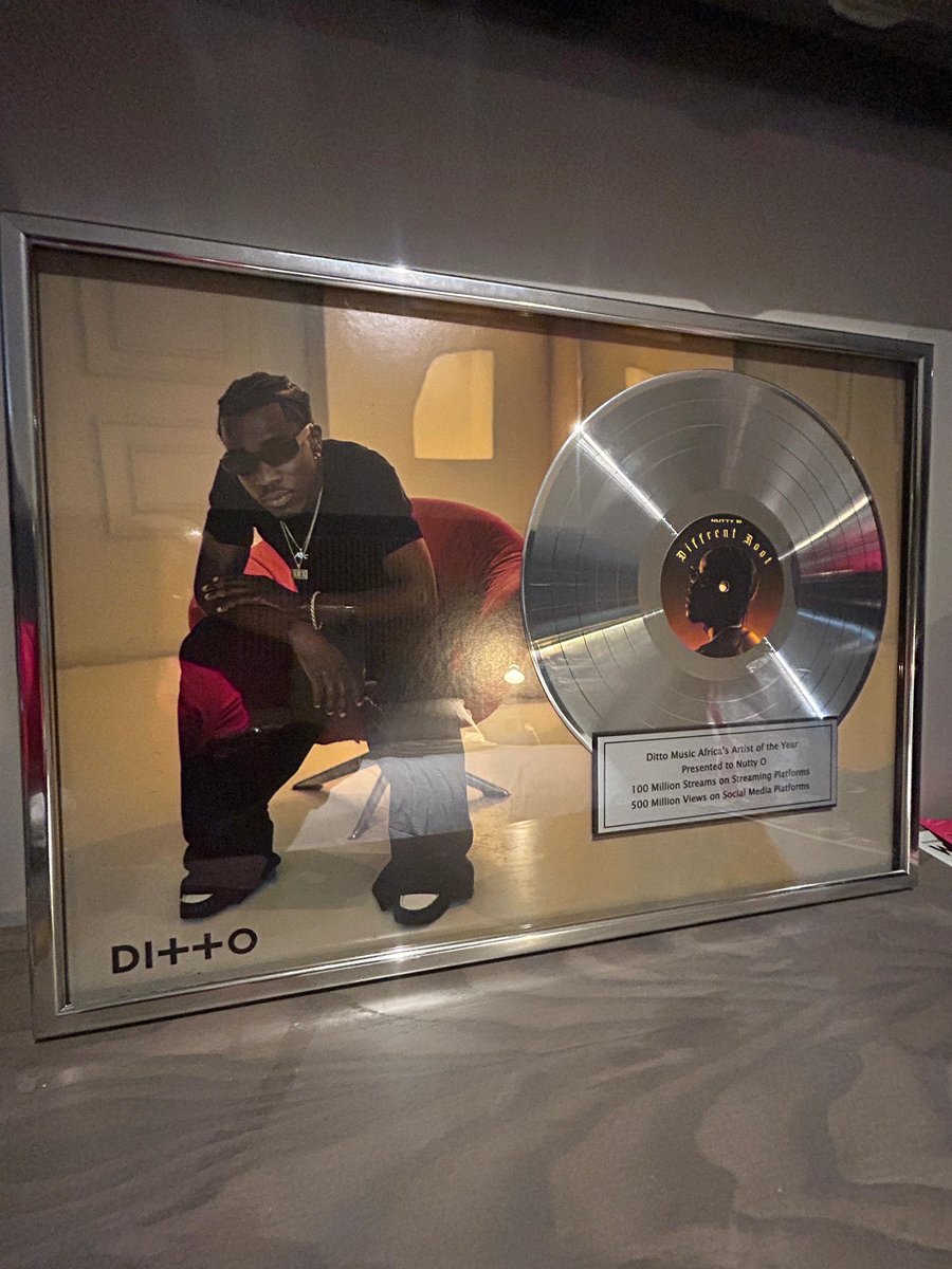 eargroundtv's tweet photo. Nutty O has been honoured as Ditto Music Africa’s Artist of the Year, celebrating an impressive 100 million streams across streaming platforms and 500 million views on social media platforms. A major milestone for the Zimbabwean star as he continues to carry his sound from Zimbabwe to Africa and the world. Congratulations, Nutty O! 

Ditto Music is a global online music distribution service that allows independent artists to upload their tracks to over 150 digital stores and streaming platforms including Spotify, Apple Music, TikTok, and Amazon while keeping 100% of their royalties

#NuttyO #DittoMusicAfrica #ZimbabweanMusic #EARGROUND @abxnuttyo