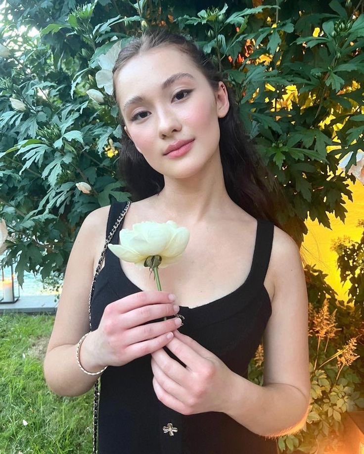 daphnerent's tweet photo. @BROOKFORDHIGHS hai semua! gue lah sosok dibalik bintang yang bersinar terang itu ⭐️ akhirnya kita bisa kenalan juga!! terimakasih ya buat semua antusias kalian. semoga kita berjodoh ya? 😆 https://t.co/FLZBQSXLp1