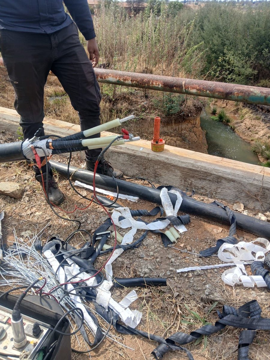 CityPowerJhb's tweet photo. #RoodepoortSDC #CityPowerUpdates
Ruimsig Switching Station – Sheawater Distributor: The technical team has conducted tests, and the cables have tested clear. The team will commence with the restoration process once all necessary tests have been completed.
Further information will be communicated as soon as it becomes available.
For isolated, individual electricity-related queries, customers are advised to log calls via https://t.co/IJC4ePTaAo or contact the City Power Call Centre on 011 490 7484 / 0800 202 925 for assistance.
For further updates, follow the City Power Roodepoort SDC Updates channel on WhatsApp.^LT