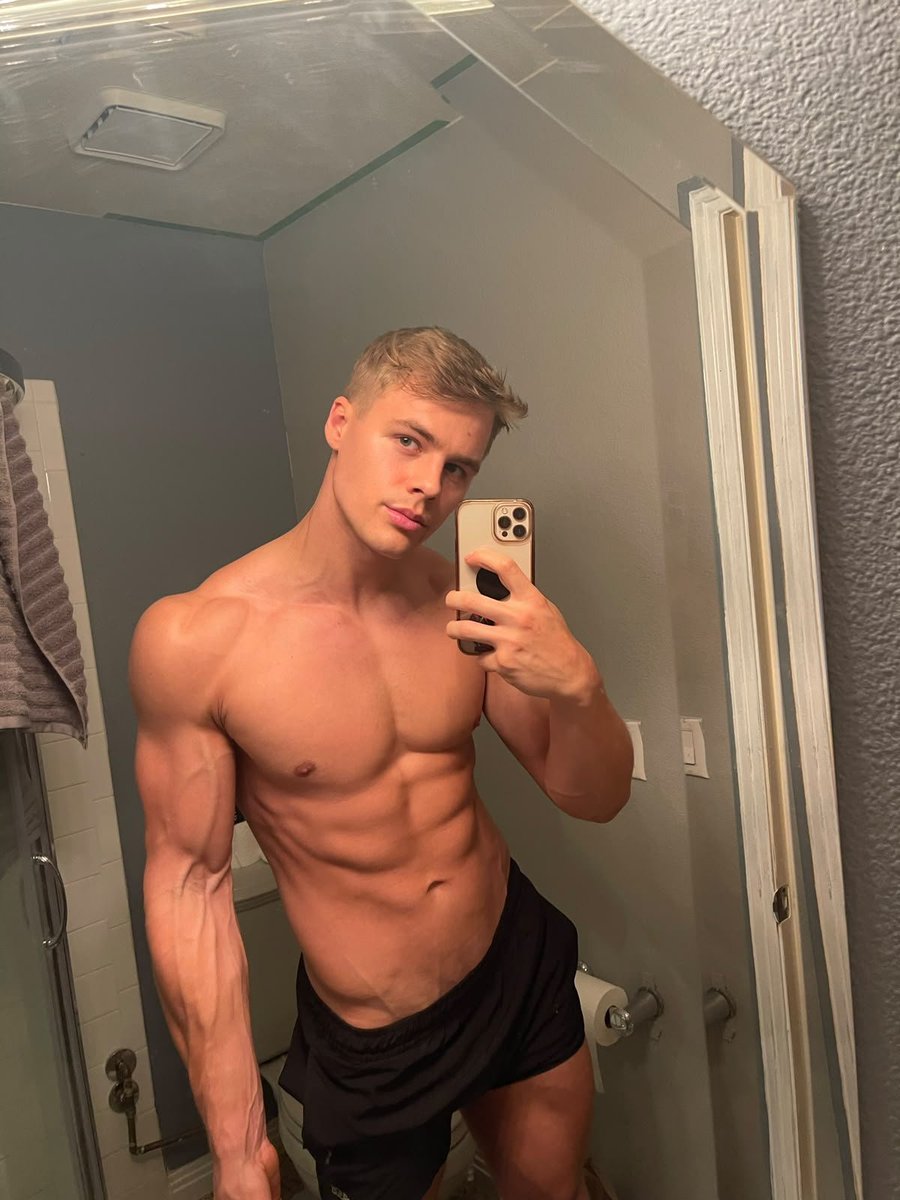 SamPeachyrmb8's tweet photo. Let me ruin your life 🍆💦
#gay https://t.co/UYuRhUQgHO