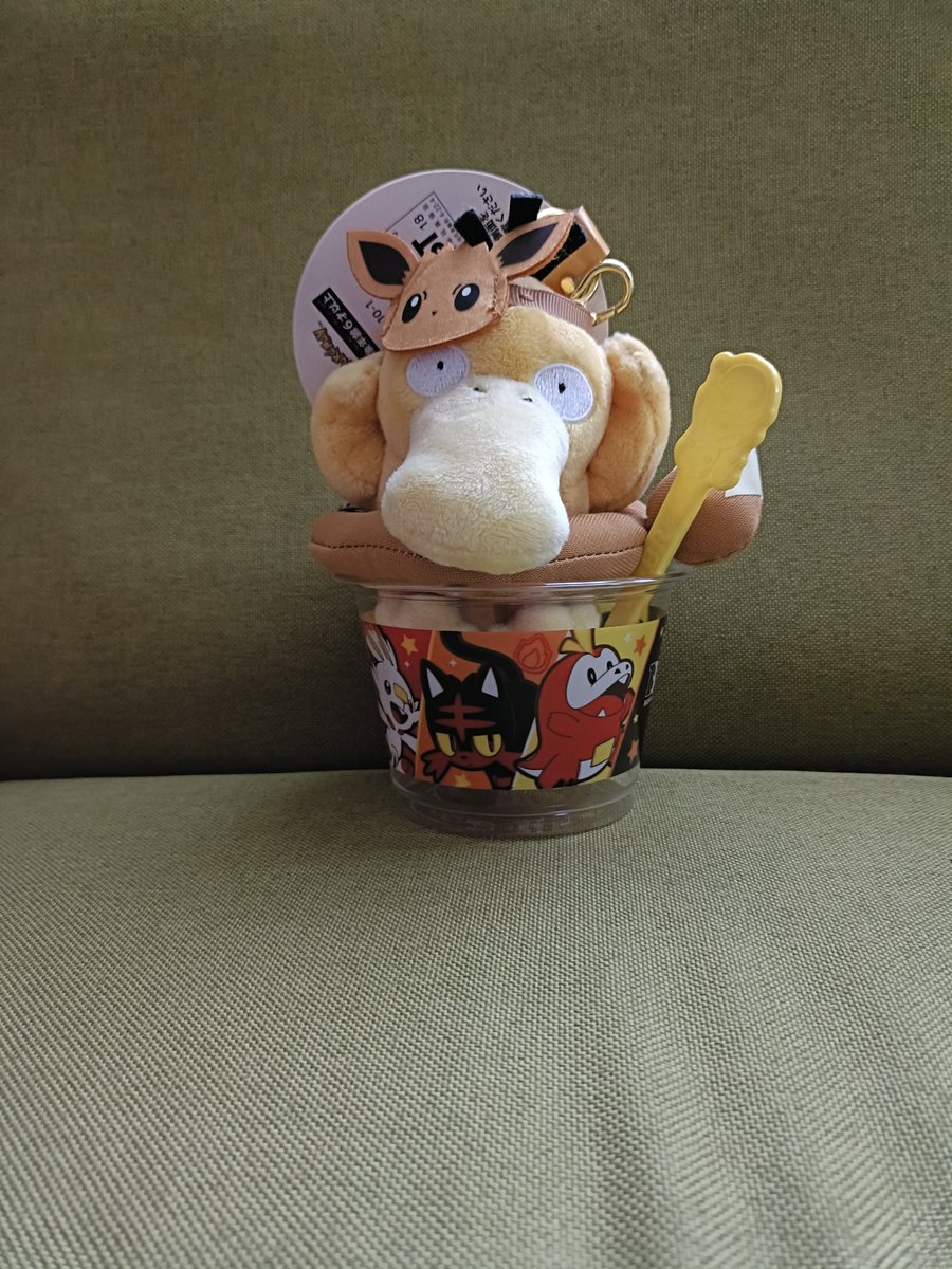 HIRO3GOHA's tweet photo. 昨日ようやくサーティワンのポケモンコラボの食べれたよ♪
カップが選べたのでほのおタイプにしました♪
でもスプーンはゼニガメ！（笑）

＃サーティワンアイスクリーム
＃ポケモン https://t.co/Prfp5oE7HY