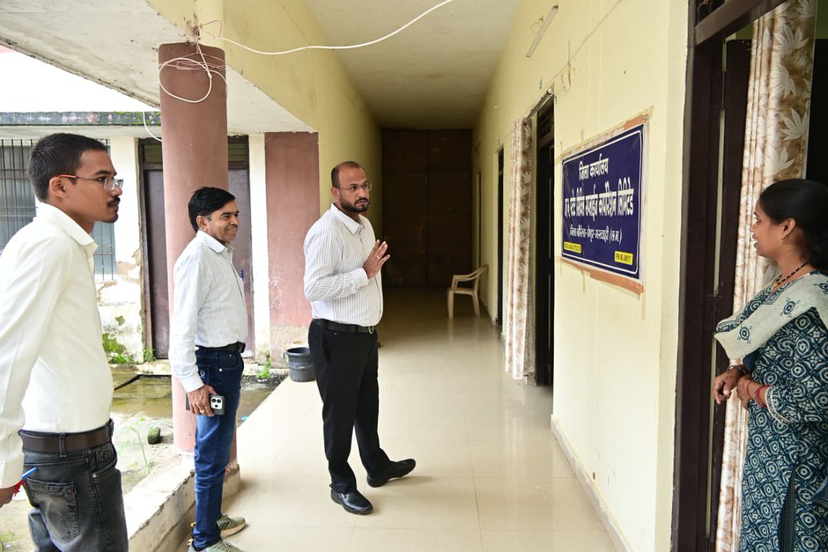 GPM_DIST_CG's tweet photo. कलेक्टर ने विभिन्न कार्यालयों का किया औचक निरीक्षण, व्यवस्थाओं की ली जानकारी।
#chhattisgarhcmo
#dprchhattisgarh
#GPM https://t.co/8UVbZRAuXQ