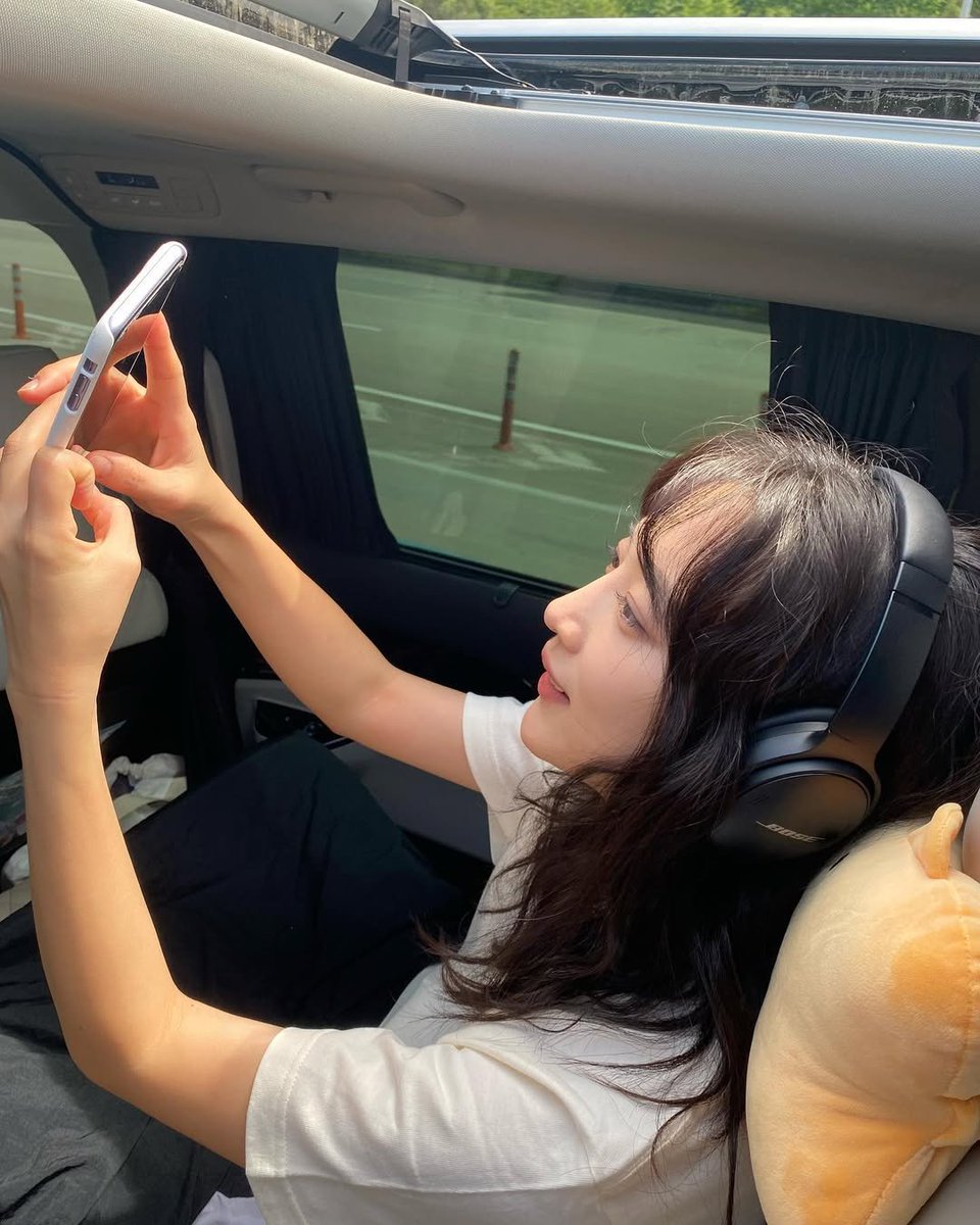 phoco9223's tweet photo. 고으니가 셀카 보내면 김도기가 그걸 이렇게
심각한 표정으로 돌려보고잇을것같아서
웃기긔웃끼끼우끼끼끼우끼끼끼긱우끼끼끼 https://t.co/7U57egn8dz