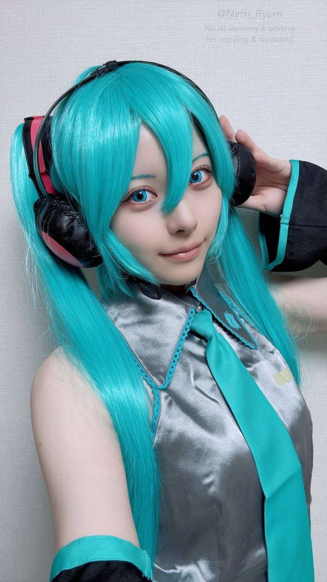 Natri_Ryum's tweet photo. #初音ミク誕生祭2026
#初音ミク生誕祭2026
私がミクさんと出会って16年、レイヤーになってから5年…
ついに、この衣装に袖を通せました💚
初音ミクが人生の原点にして頂点と言い合える仲間は、きっと世界中���沢山居ると信じています。
初音ミクforever❣️❣️❣️ https://t.co/L0B37A8VUO