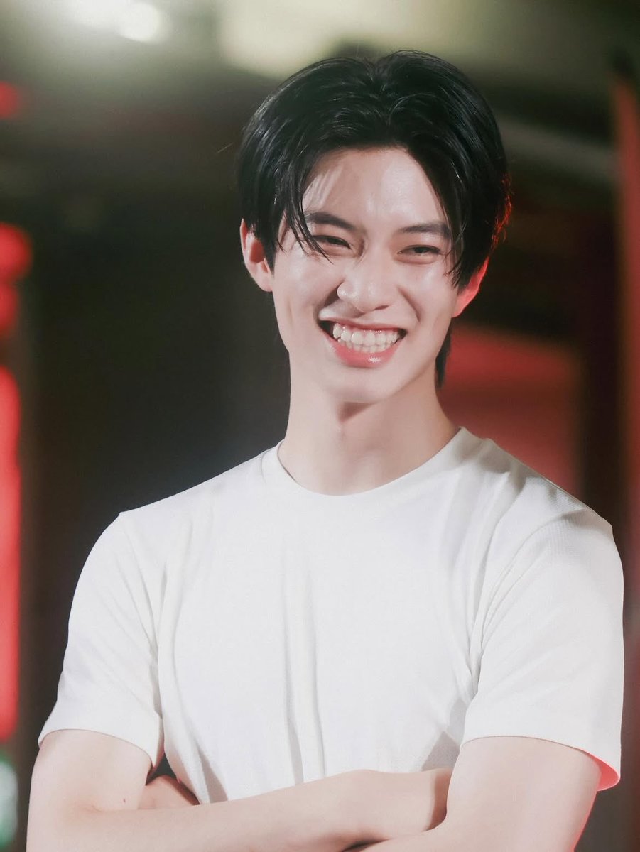 Ratinphat's tweet photo. But, don’t let those dimples fool you. https://t.co/7WJd1r29oS