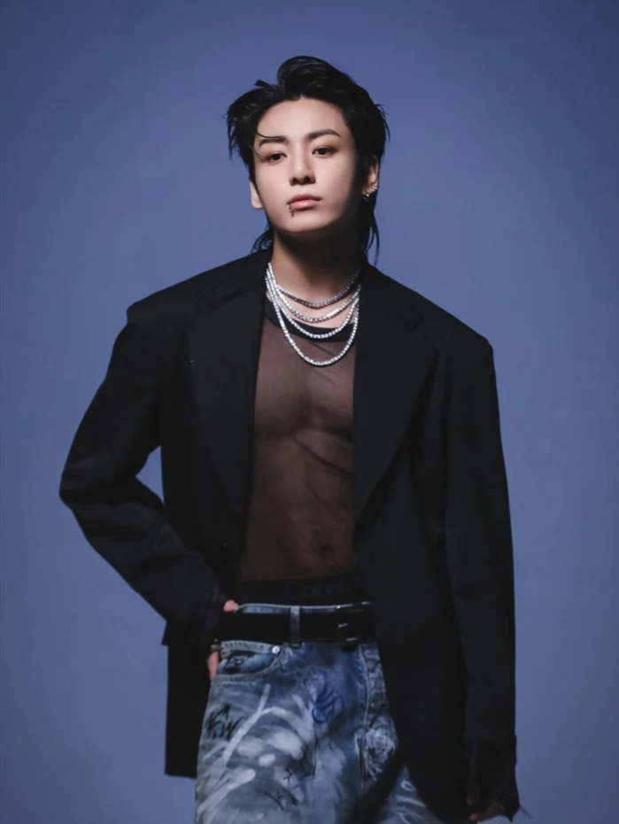 PicturesFoIder's tweet photo. BTS star Jungkook celebrates his 29th birthday https://t.co/9JPYQaYs2j
