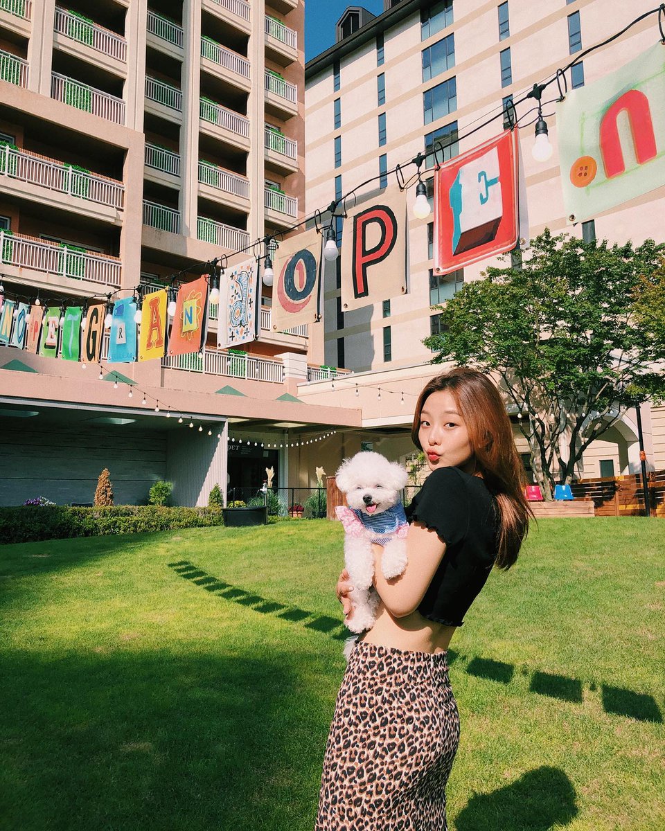 ElaHafiz's tweet photo. Wassup 🌍 Just dropping by to say: no matter what yesterday was, today is a fresh start. 💖
IrlH https://t.co/PuZdU5NGR6