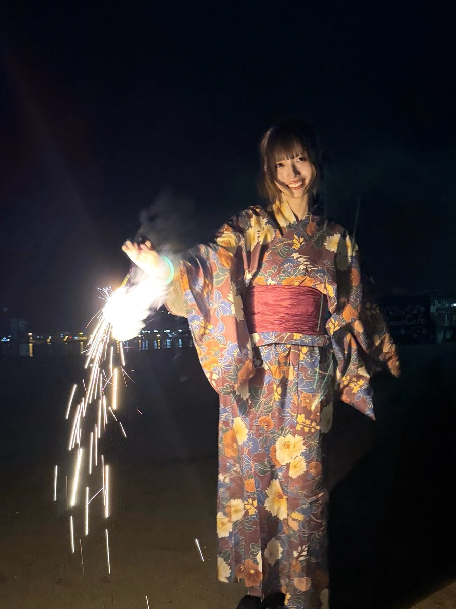 apricot_1211's tweet photo. 八月の夜 https://t.co/N1KI5ToyzF
