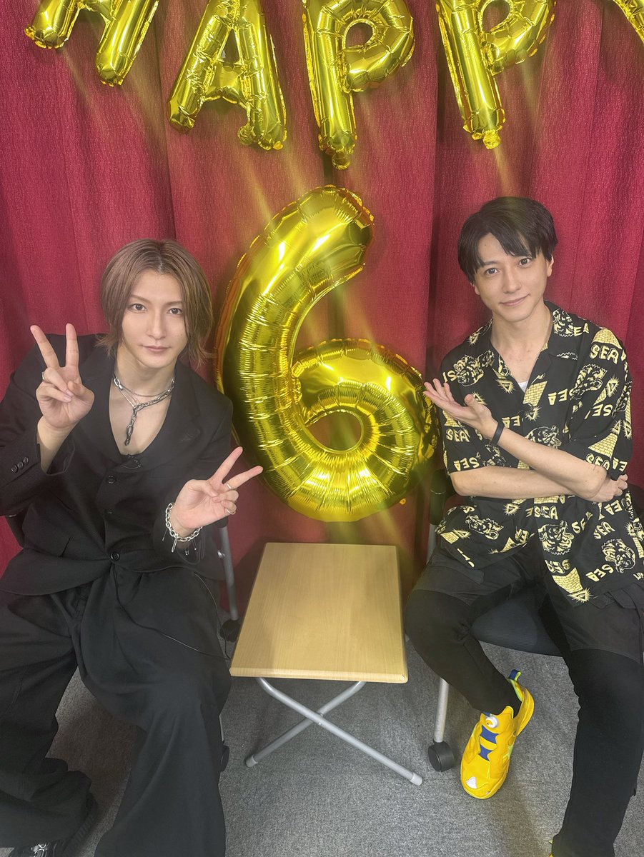 MizukiUmetsu's tweet photo. 「梅津の潜む穴」六周年記念特番
〜あなめでたや　その広きこと海の如し〜

いやー楽しかった。エチュードも最高。
拡樹さん、ありがとうございました。
そして穴の民のあなた。
あなたのお陰でこうして今日も楽しくお芝居出来ています。ありがとう。
今後とも何卒よろしくお願いします。
#ひそあな https://t.co/FYg9oTtq7V