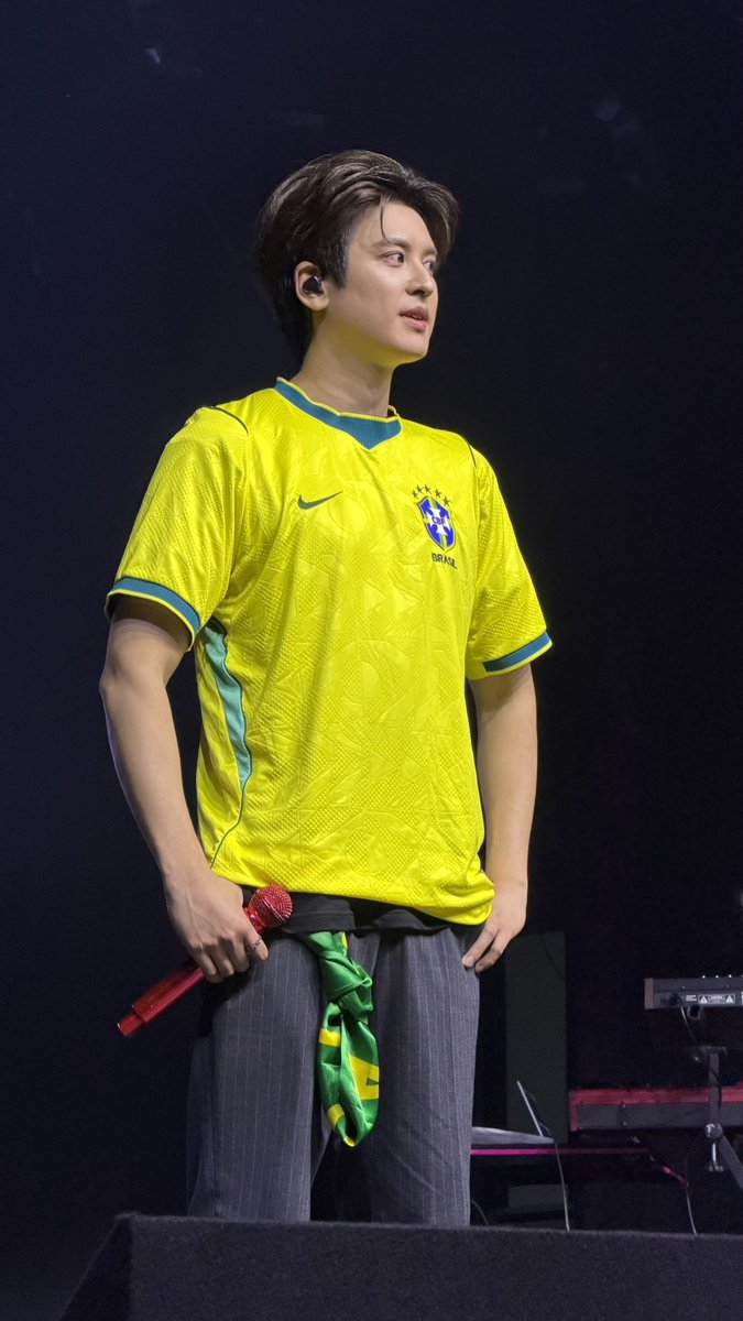 sammytrbl's tweet photo. Yellow looks so good on you guys 

🇧🇷🇧🇷🇧🇷🇧🇷🇧🇷🇧🇷 

#iKONinBrasil #iKON_FOUREVERTOUR
#iKON_FOUREVERTOUR_Brasil https://t.co/4bs4fDEACB