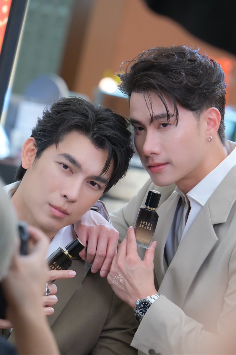 borborbell's tweet photo. นิตยสาร คู่สร้าง คู่สม

MEWTUL SERUMSILK

#MewTul #มิวตุลย์
@MSuppasit #MewSuppasit
@octotul #Tul_Pakorn
#BobbiBrownTHxMewTul
#รูปของบบ https://t.co/gN16QAPonJ
