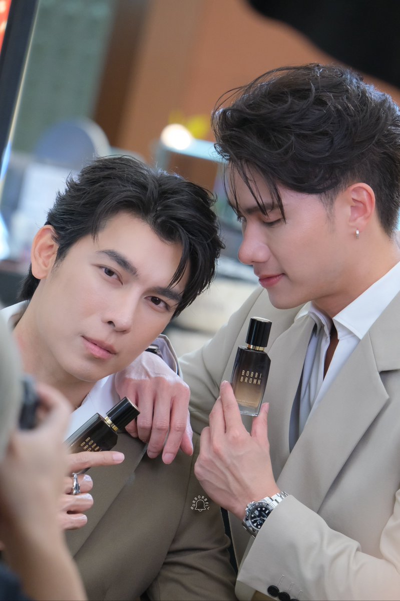 borborbell's tweet photo. นิตยสาร คู่สร้าง คู่สม

MEWTUL SERUMSILK

#MewTul #มิวตุลย์
@MSuppasit #MewSuppasit
@octotul #Tul_Pakorn
#BobbiBrownTHxMewTul
#รูปของบบ https://t.co/gN16QAPonJ