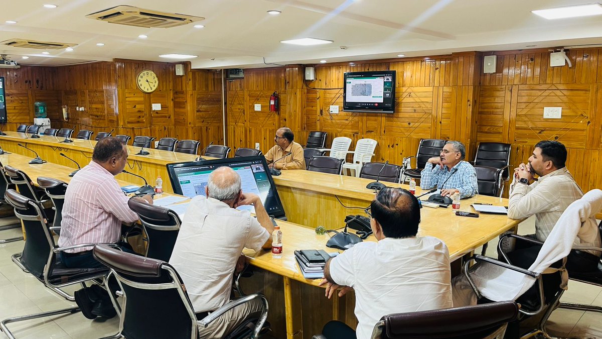 UPCane's tweet photo. गन्ना ढुलाई वाहनों की होगी GPS से रियल-टाइम ट्रैकिंग, चीनी मिलों तक समय पर पहुंचेगा गन्ना
@CMOfficeUP 
@UPGovt 
@InfoDeptUP 
@UPCane https://t.co/uti0mIAi6e