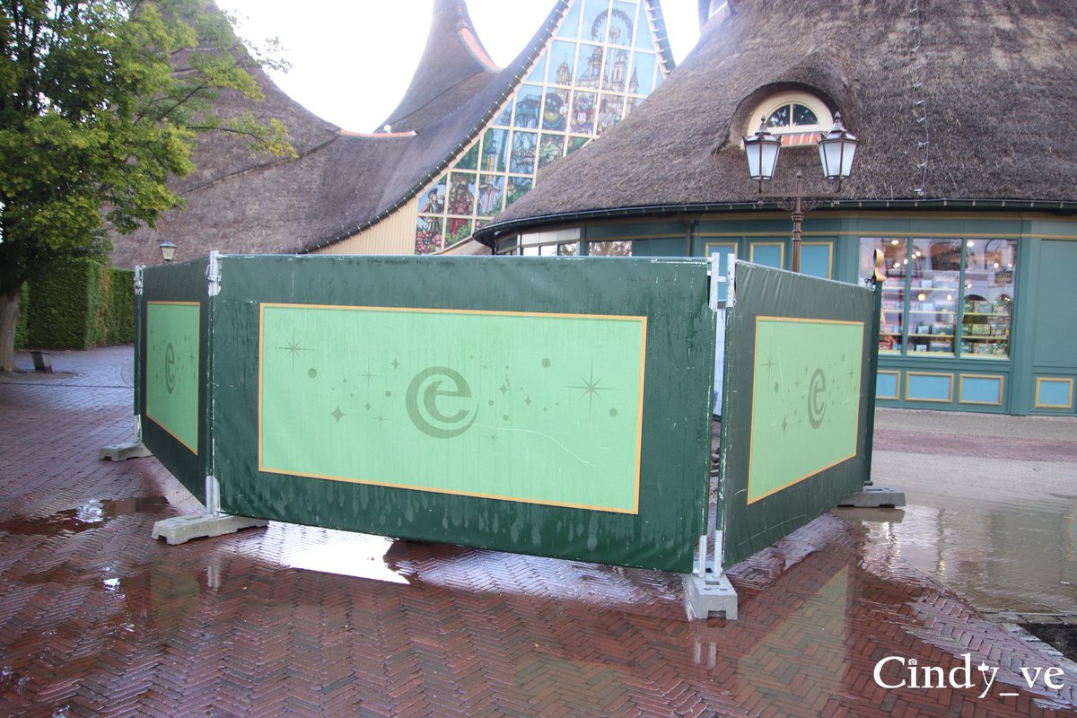 cindy_ve's tweet photo. De werkzaamheden naast #EftelDingen #Efteling https://t.co/2o9krHFwRt