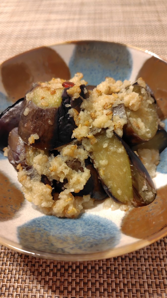 behappy3939's tweet photo. @motohikosaitoH 私も先週みぞれ和えを作りましたよ🍆
ナスとオクラは毎回買っています。
兵庫産の夏野菜が美味しくてお箸が止まりません！
見切り品から買われるのも素晴らしいですね👏
私も少しでもフードロスを減らすお手伝いをしたいです。
#さいとう知事ありがとう
#食べて応援兵庫県
#兵庫の野菜は最高 https://t.co/eHNFujC7Ct