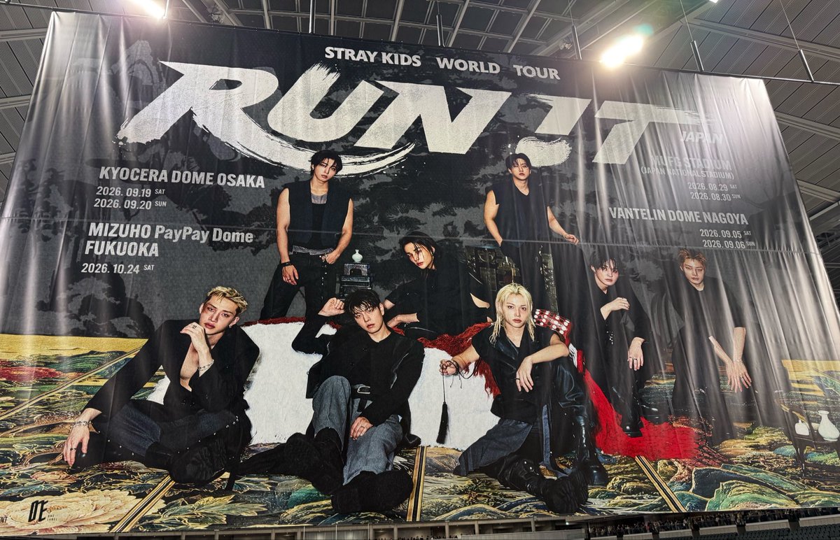 1226_asu's tweet photo. 🧡straykids WorldTour RUN IT 🧡
>MUFG STADIUM day1-2< https://t.co/zrRyRkKy7y